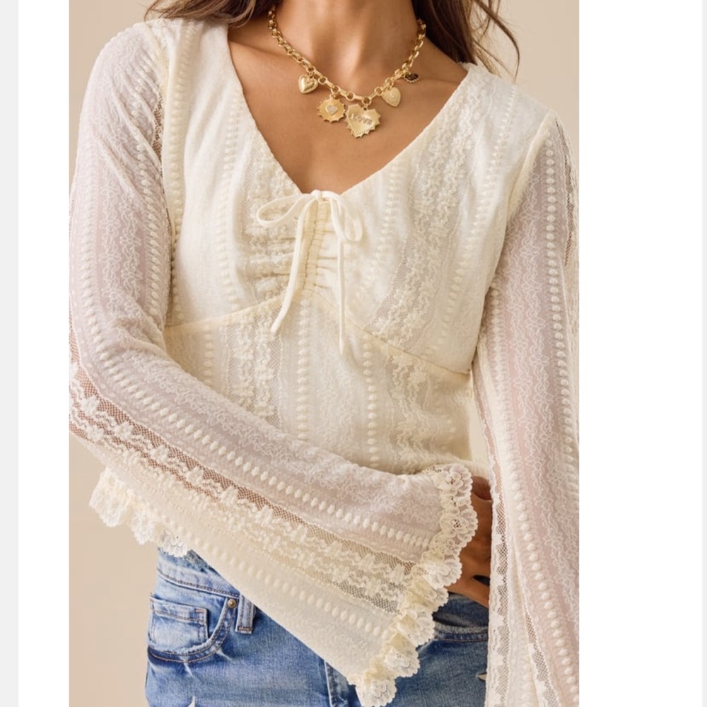 Altar'd State Lace Tie-Front bell Long Sleeve Blouse Never worn!